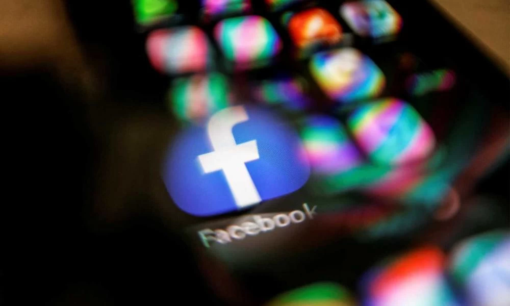 Διέρρευσαν προσωπικά στοιχεία εκατομμυρίων χρηστών του Facebook